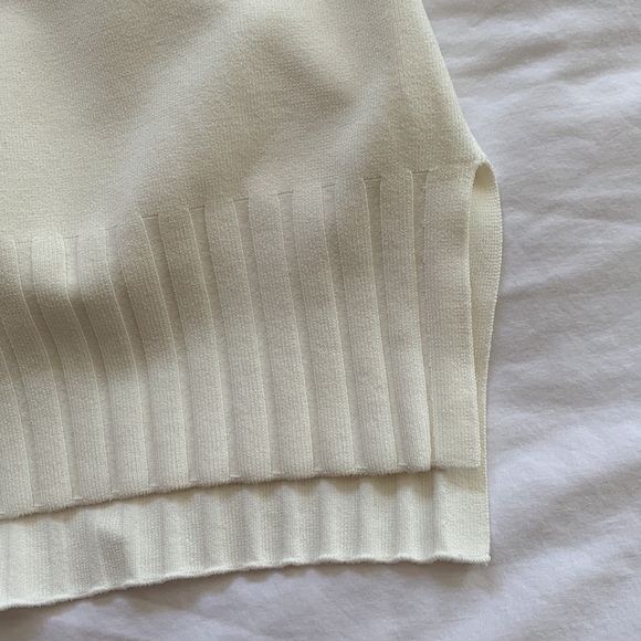 Sleeveless Halogen top - Picture 4 of 4